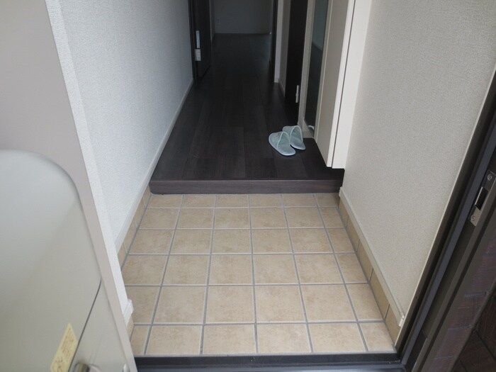 物件内観写真14　(玄関)