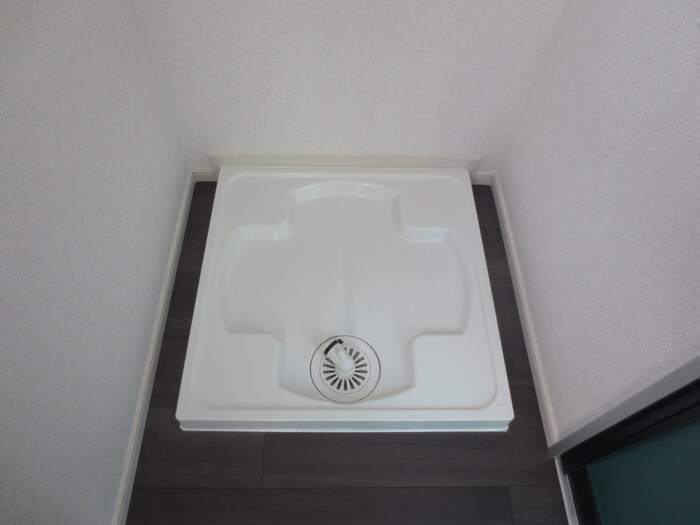 物件内観写真18　(洗濯機置場)