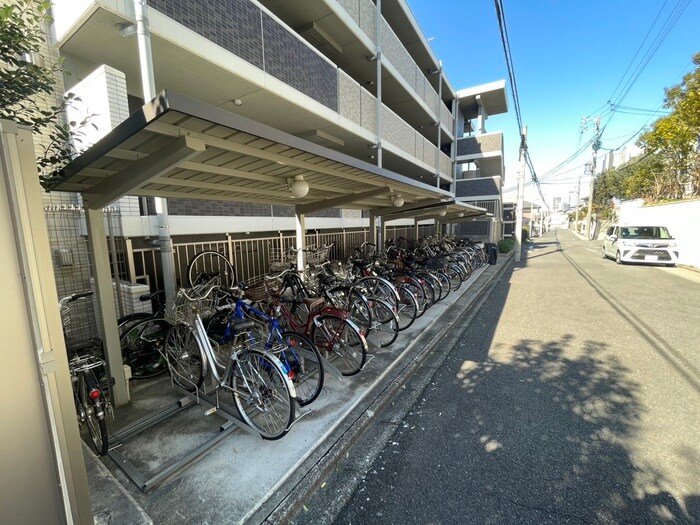 物件外観写真3　(駐輪場)