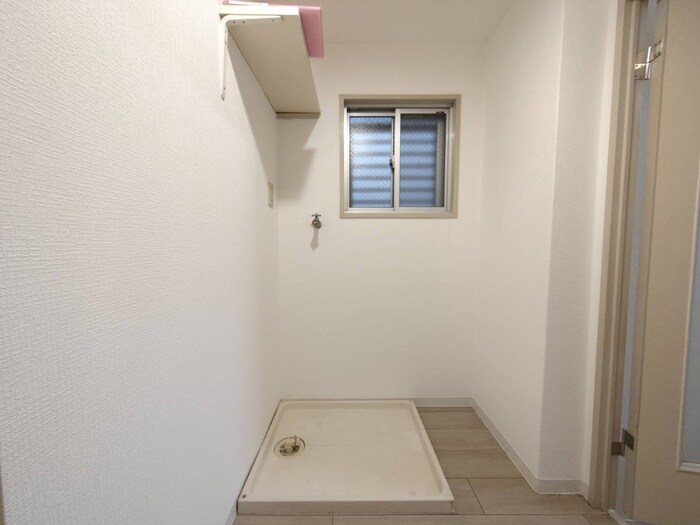 物件内観写真15　(洗濯機置場)
