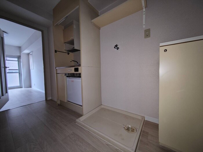 物件内観写真15　(洗濯機置場)