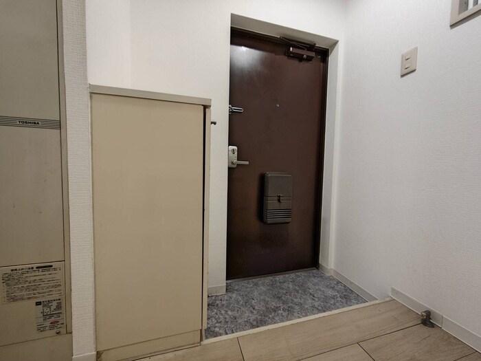 物件内観写真16　(玄関)