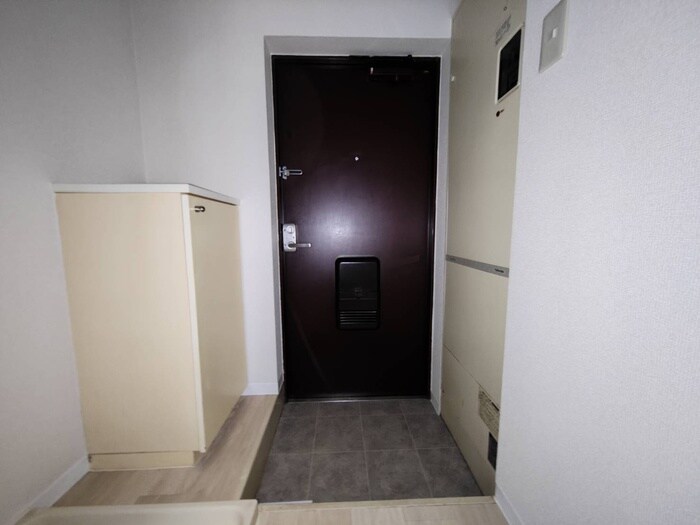 物件内観写真16　(玄関)