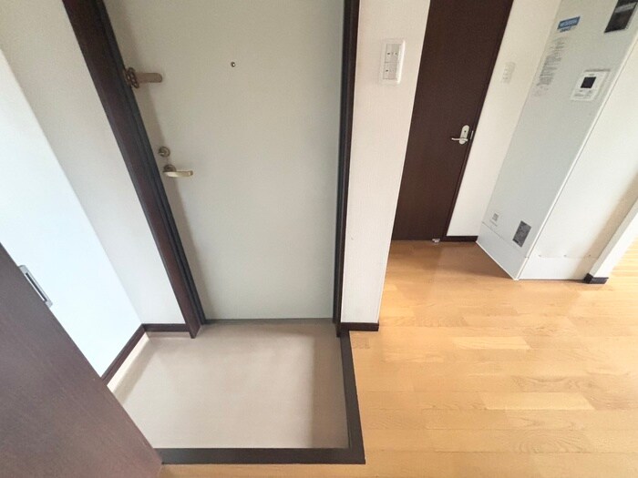 物件内観写真17　(玄関)