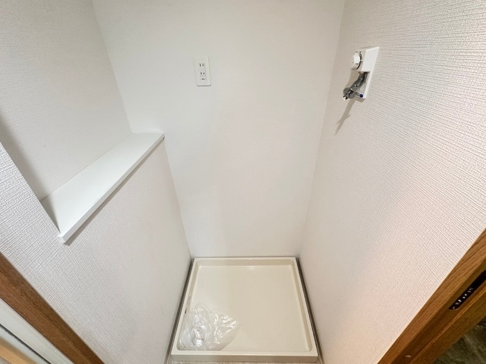 物件内観写真15　(洗濯機置場)