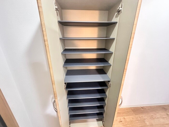 物件内観写真16　(靴箱)