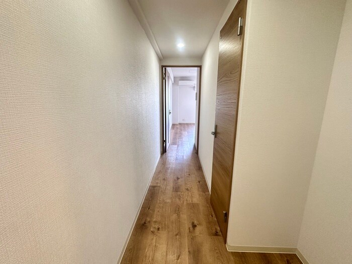 物件内観写真18　(廊下)