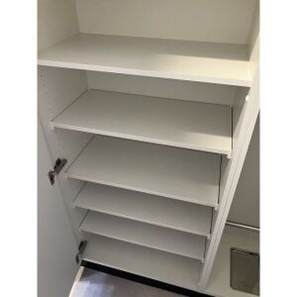 物件内観写真9　(靴箱)