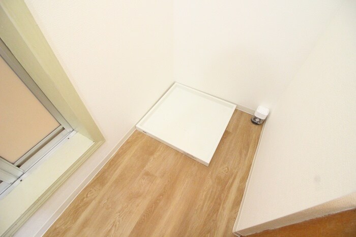 物件内観写真18　(洗濯機置場)