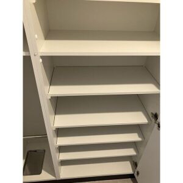 物件内観写真8　(靴箱)