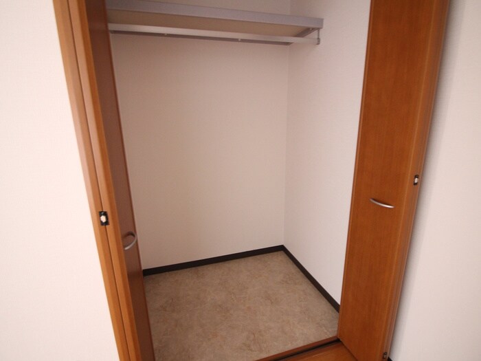 物件内観写真15　(収納)