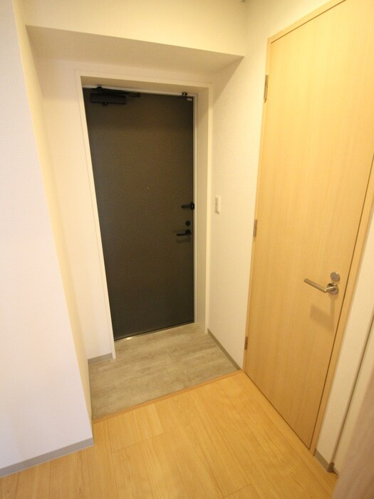 物件内観写真18　(玄関)