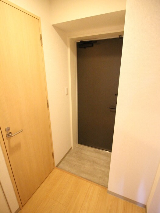 物件内観写真18　(玄関)