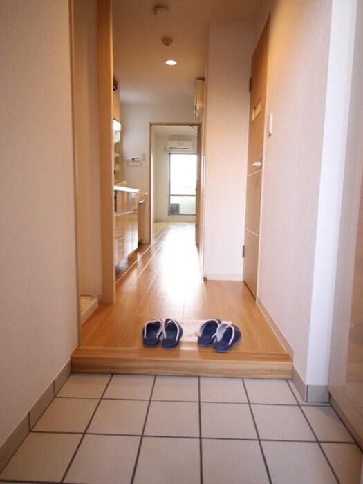 物件内観写真16　(玄関)