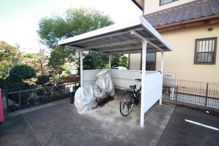 物件外観写真3　(駐輪場)