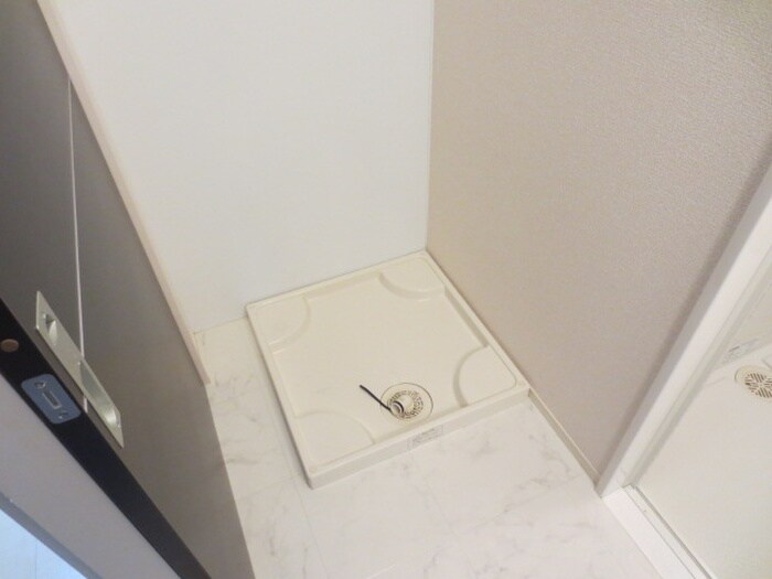 物件内観写真15　(洗濯機置場)