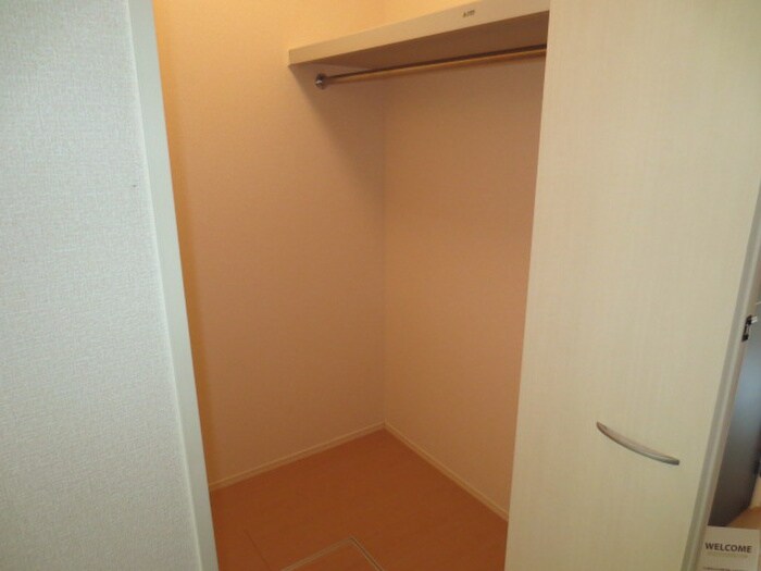 物件内観写真16　(収納)