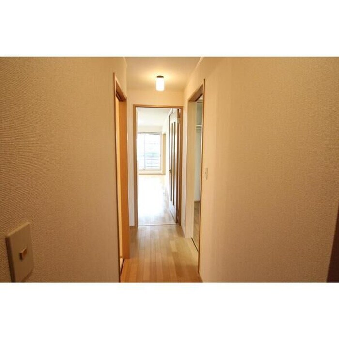 物件内観写真16　(廊下)