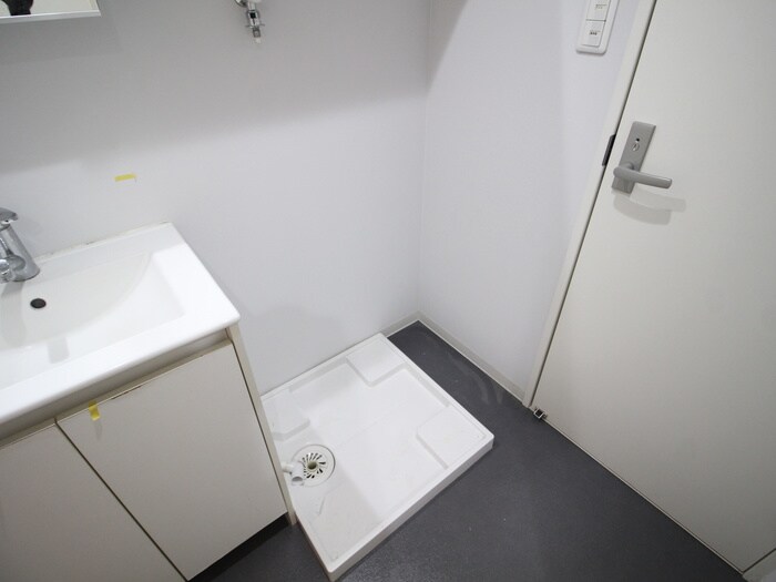 物件内観写真14　(洗濯機置場)