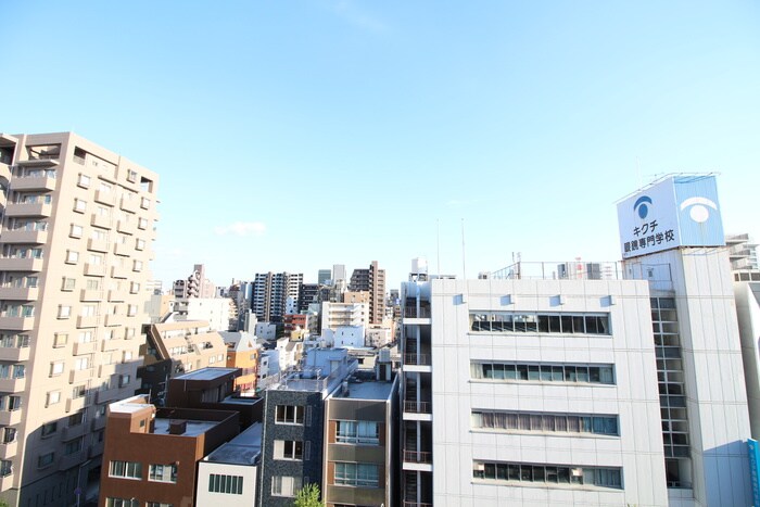 物件内観写真16　(室内からの展望)