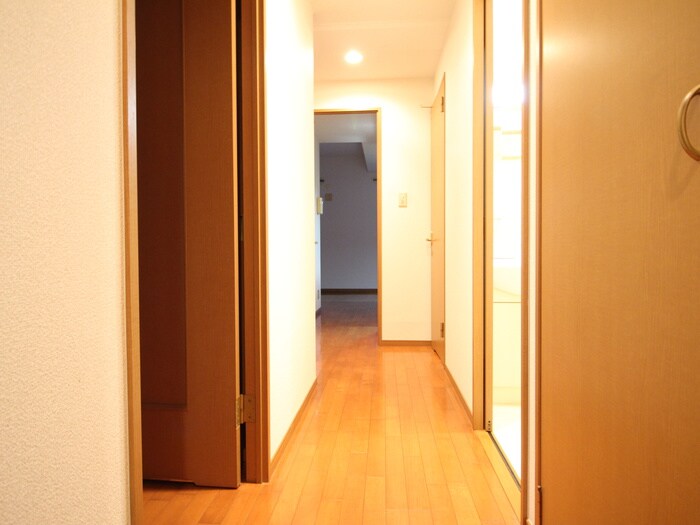物件内観写真21　(廊下)