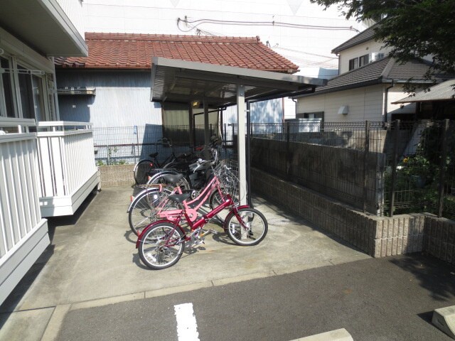 物件外観写真3　(駐輪場)