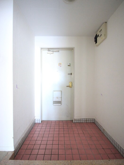 物件内観写真7　(玄関)