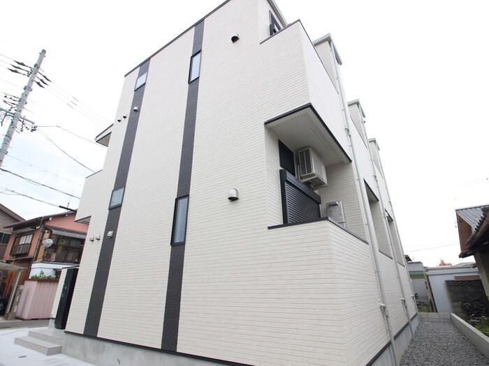 物件外観写真1　(外観写真)