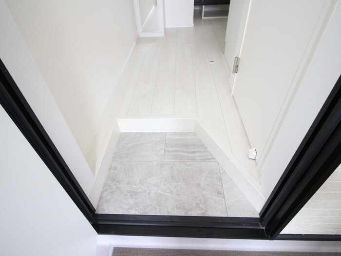 物件内観写真16　(玄関)