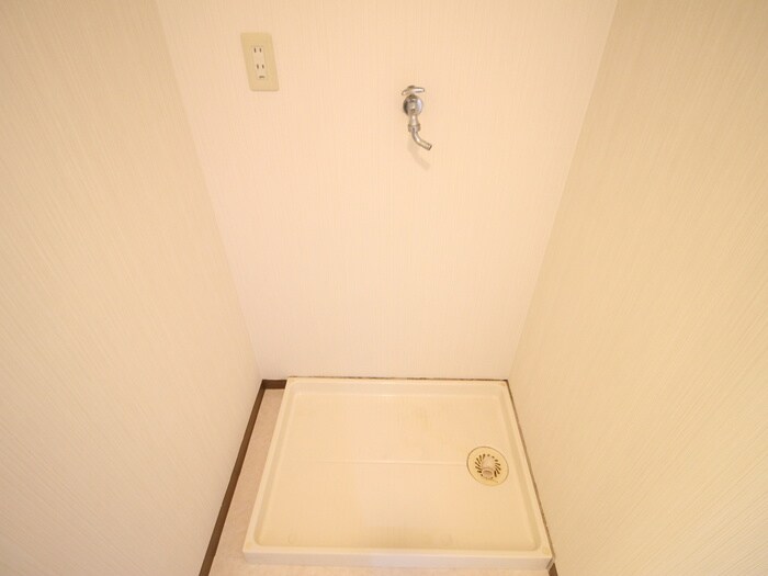 物件内観写真15　(洗濯機置場)