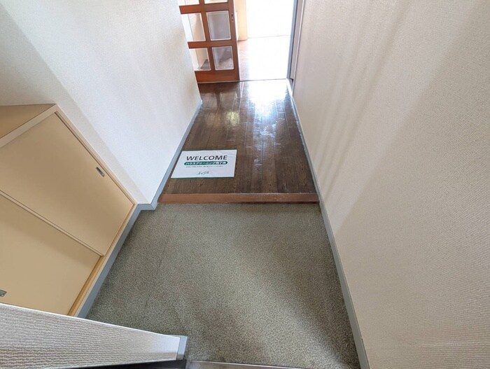 物件内観写真15　(玄関)