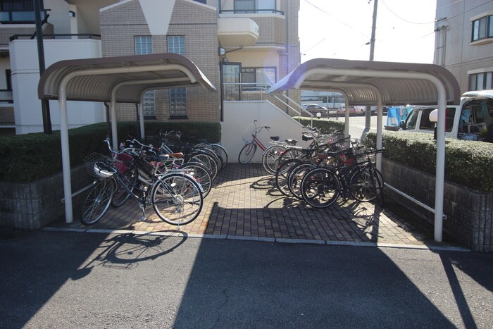 物件外観写真4　(駐輪場)