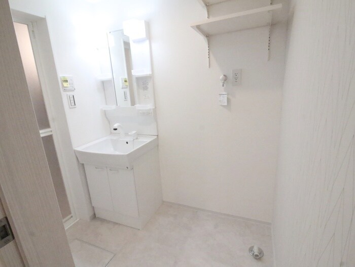 物件内観写真16　(洗濯機置場)