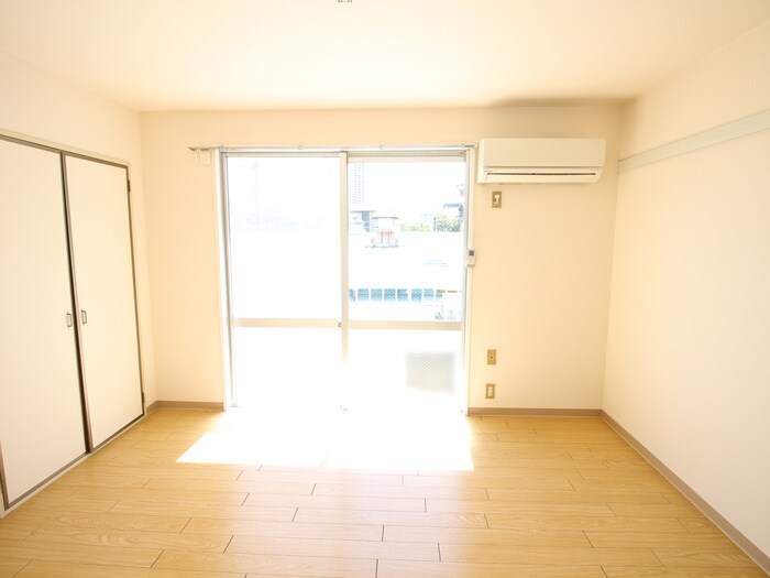 物件内観写真6　(居室)