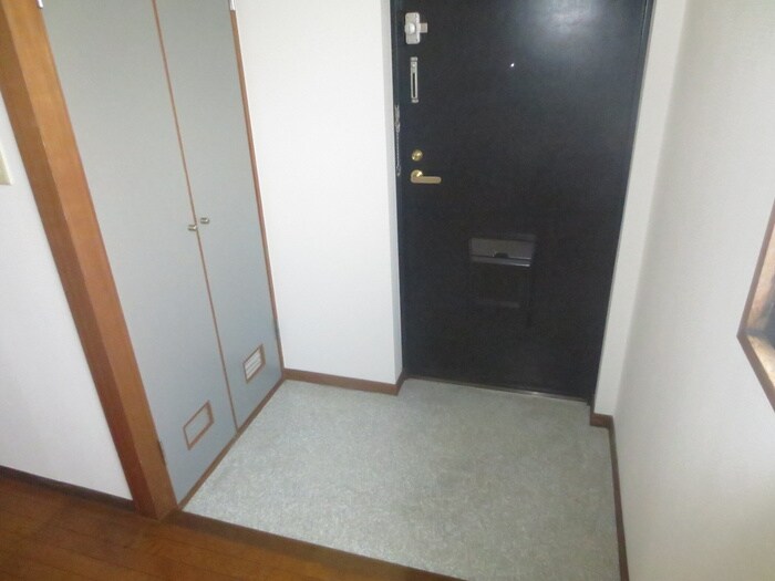 物件内観写真15　(玄関)