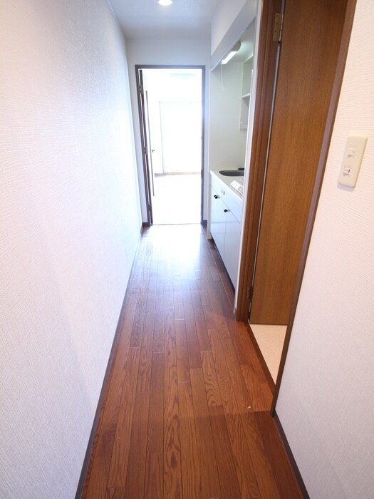 物件内観写真9　(廊下)