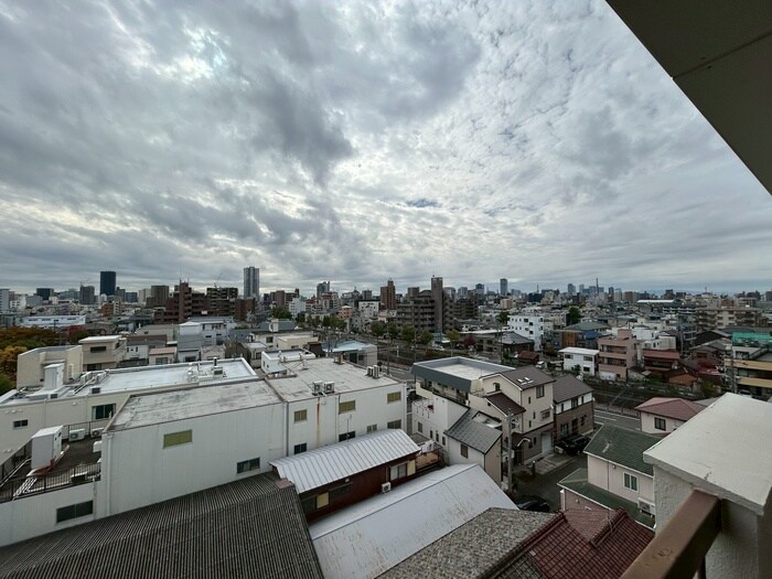 物件内観写真16　(室内からの展望)