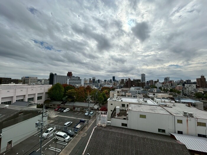 物件内観写真16　(室内からの展望)