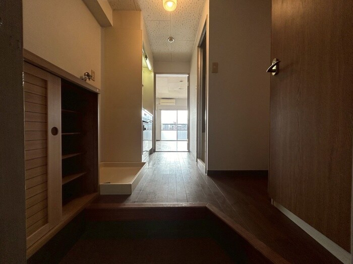 物件内観写真22　(玄関)