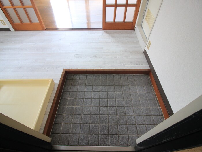 物件内観写真14　(玄関)