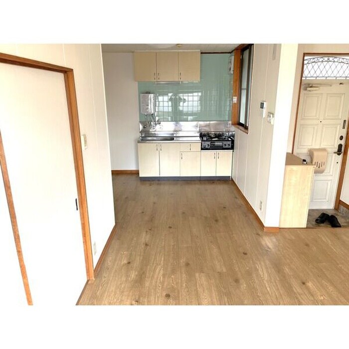 物件内観写真2　(居室)