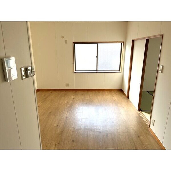 物件内観写真3　(居室)