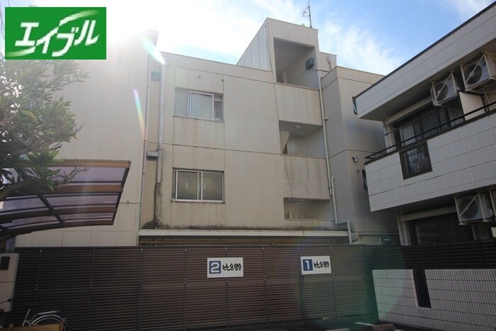 物件外観写真2　(駐車場)