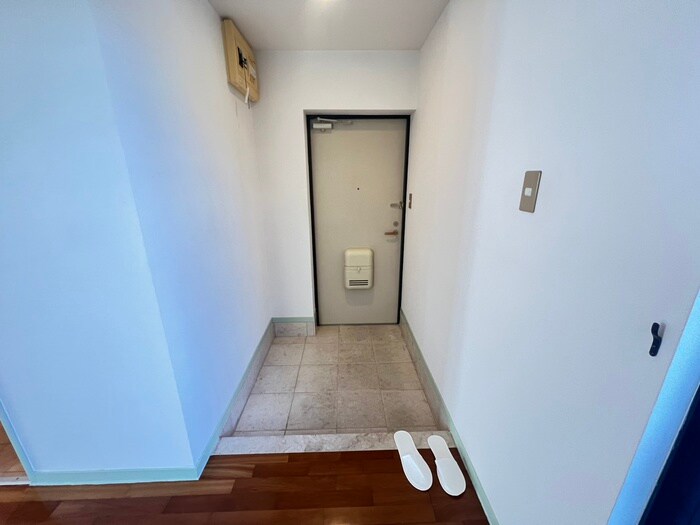 物件内観写真16　(玄関)