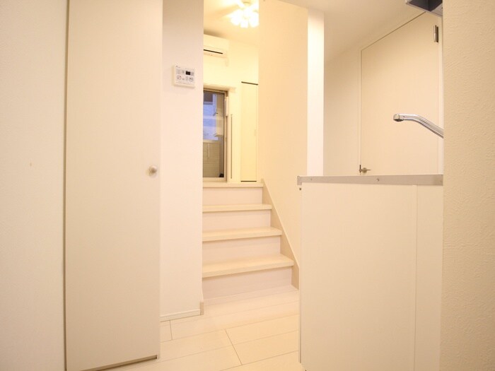 物件内観写真14　(廊下)