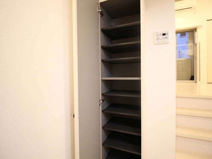 物件内観写真17　(靴箱)