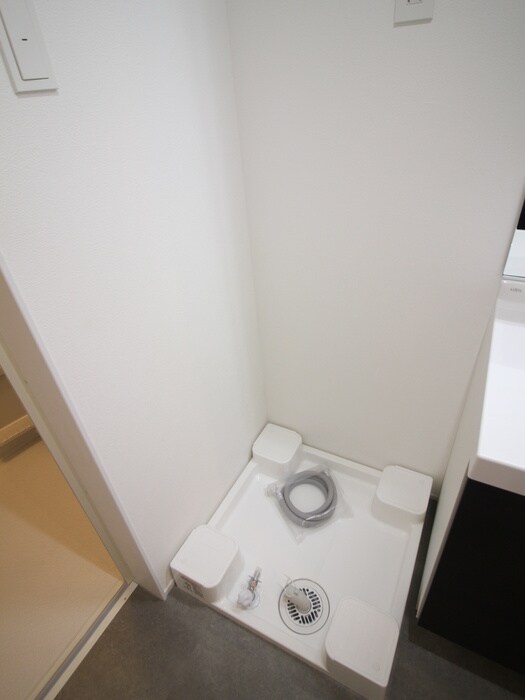 物件内観写真13　(洗濯機置場)