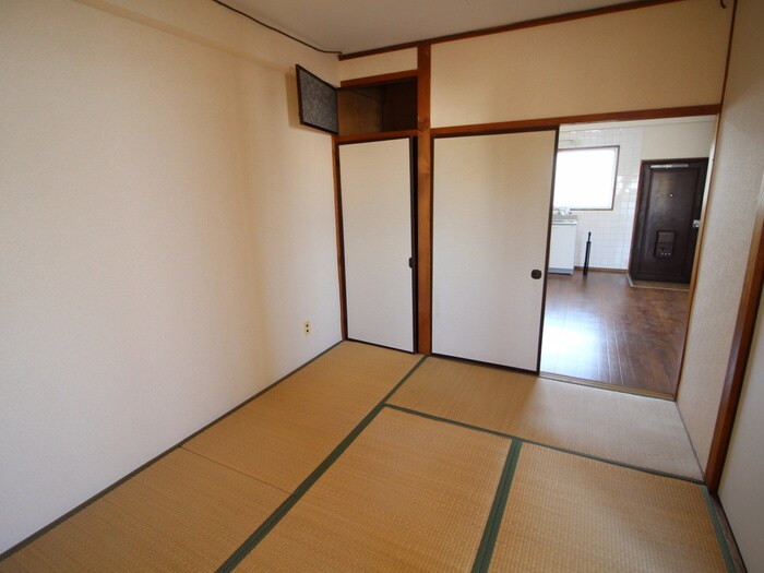 物件内観写真10　(居室)