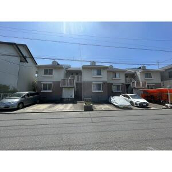 物件外観写真2　(駐車場)