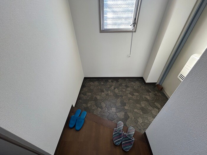 物件内観写真18　(玄関)